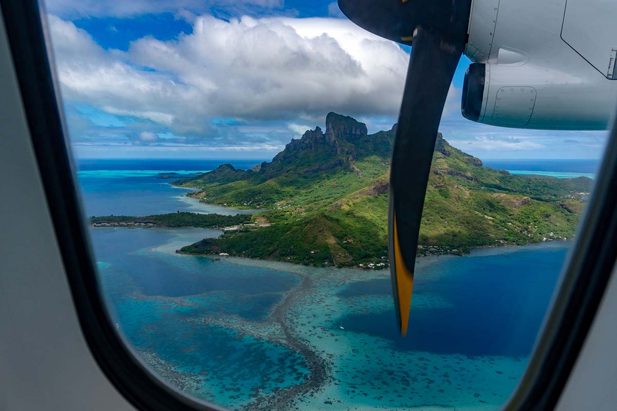 Ne jamais publier une photo de son billet d'avion sur internet - Polynésie  la 1ère