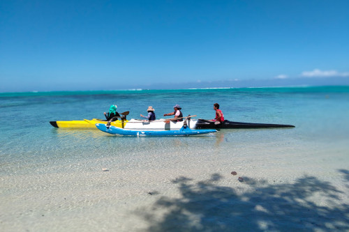 Traditional pirogue tour in Moorea